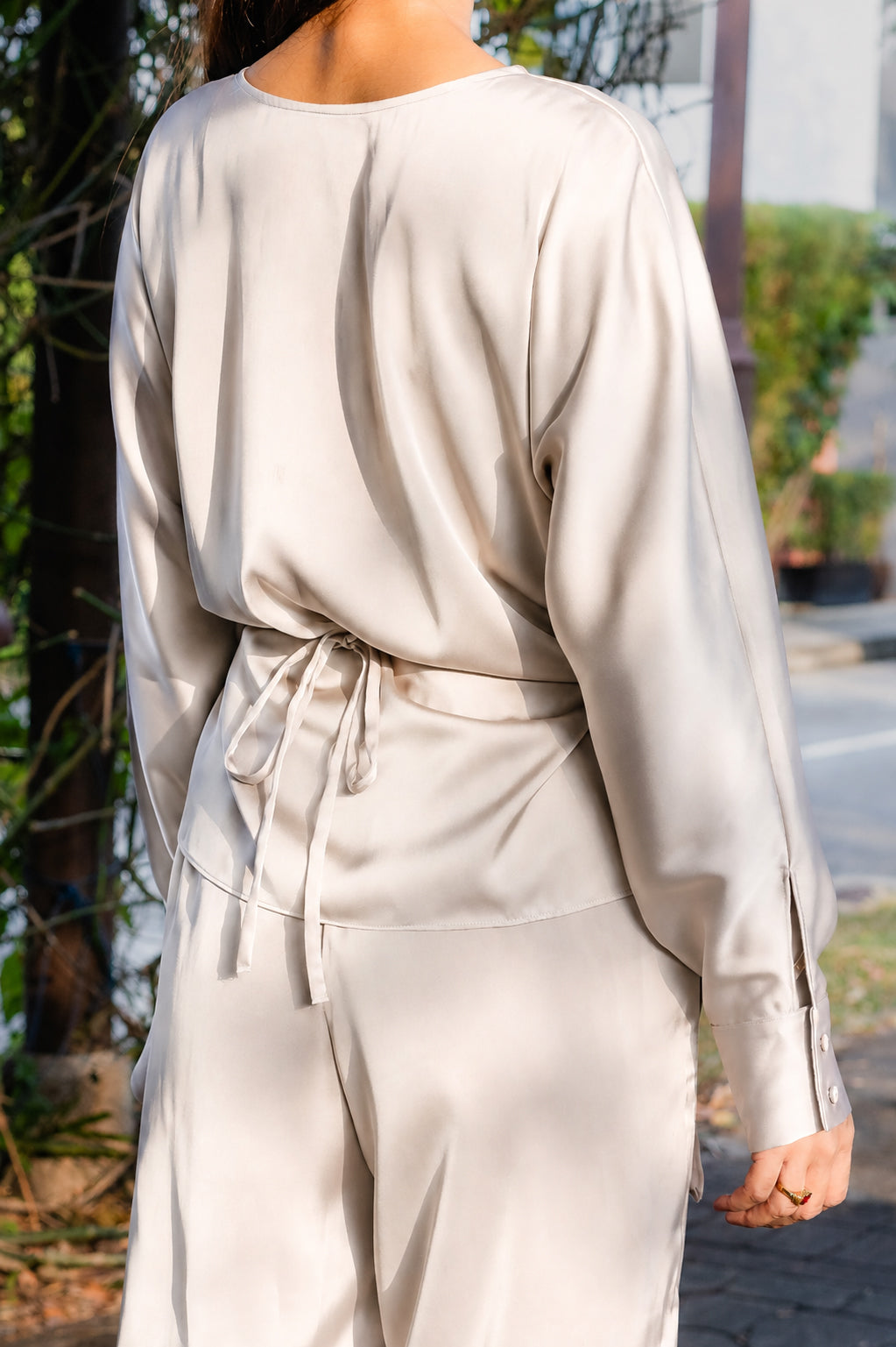 Tie Wrap in Ecru Pearl