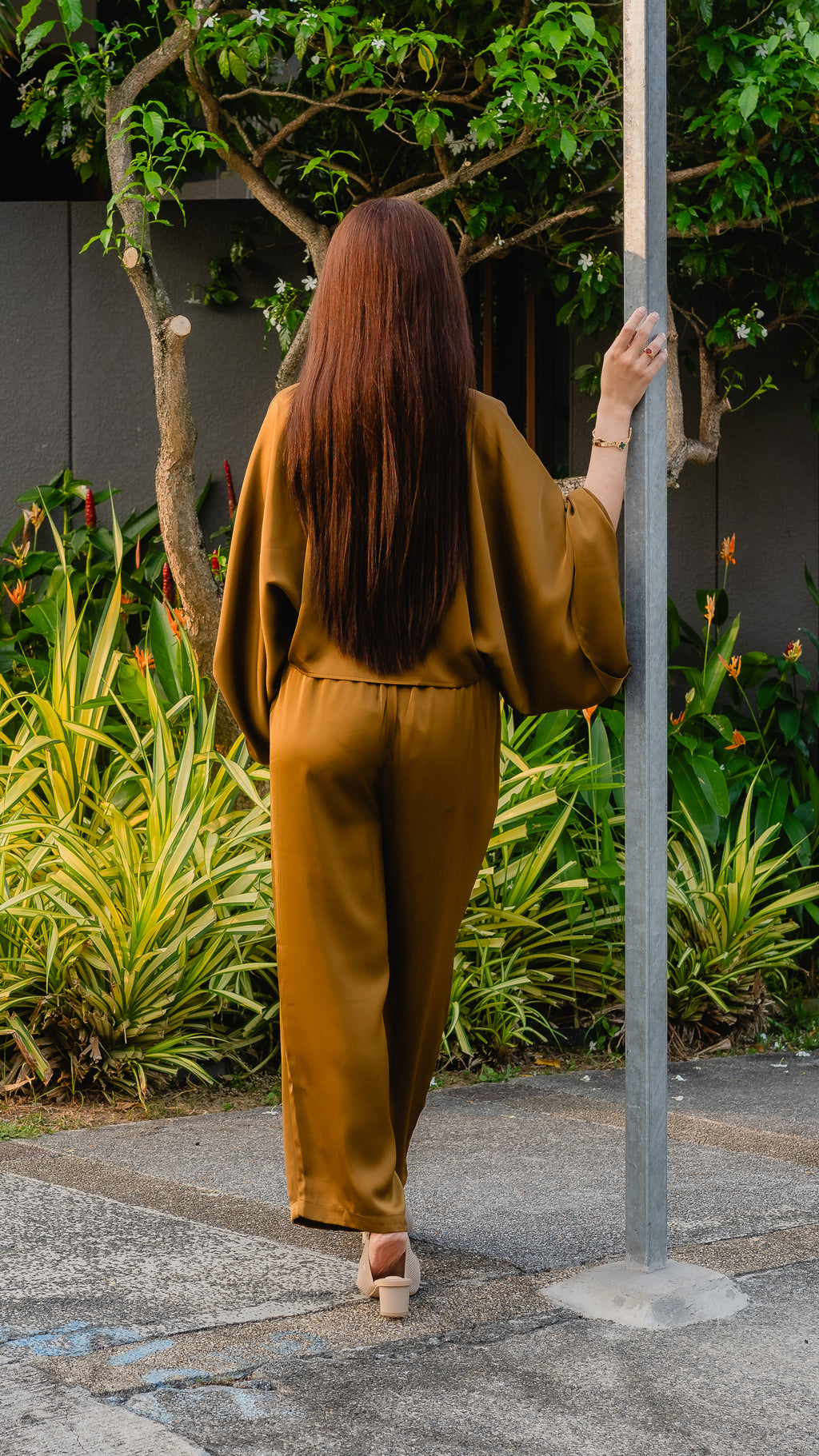 Batwing in Olive Gold
